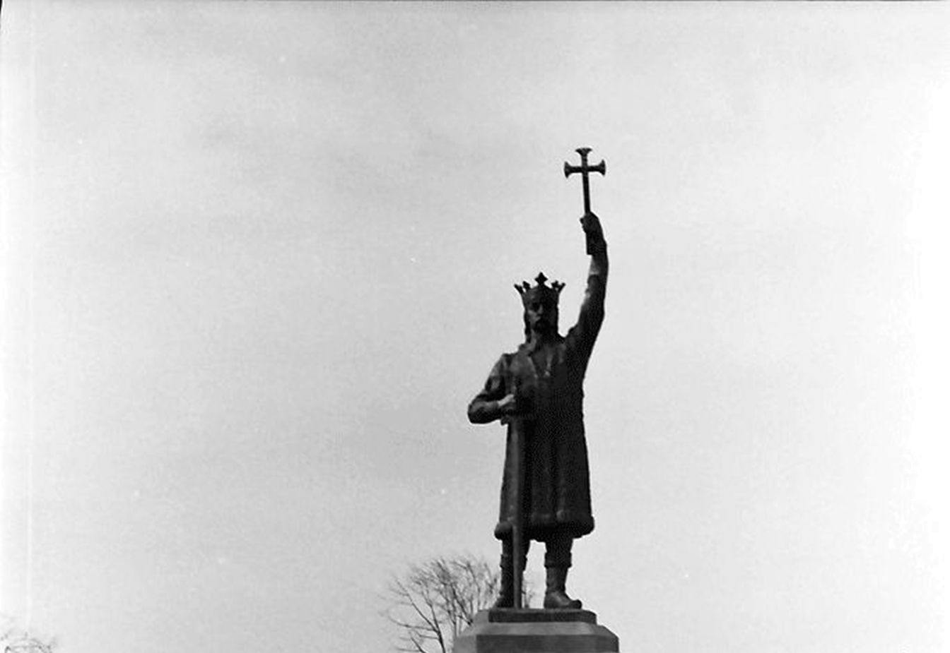 Îndemnul lui Xenopol la Putna pentru Românii de azi: Nu vă temeți! EXCLUSIV ONLINE: Discursul lui A. D. Xenopol la Serbarea pentru unitatea neamului românesc organizată de Eminescu la Mormântul lui Ștefan cel Mare și Sfânt